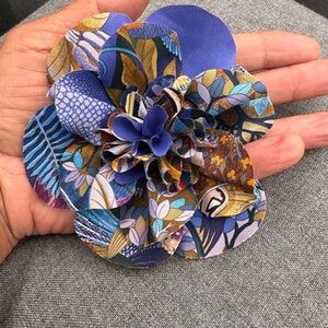 Certified Hermes 2007 Aline Honore Silk La Fleur Au Couer de la Vie Corsage